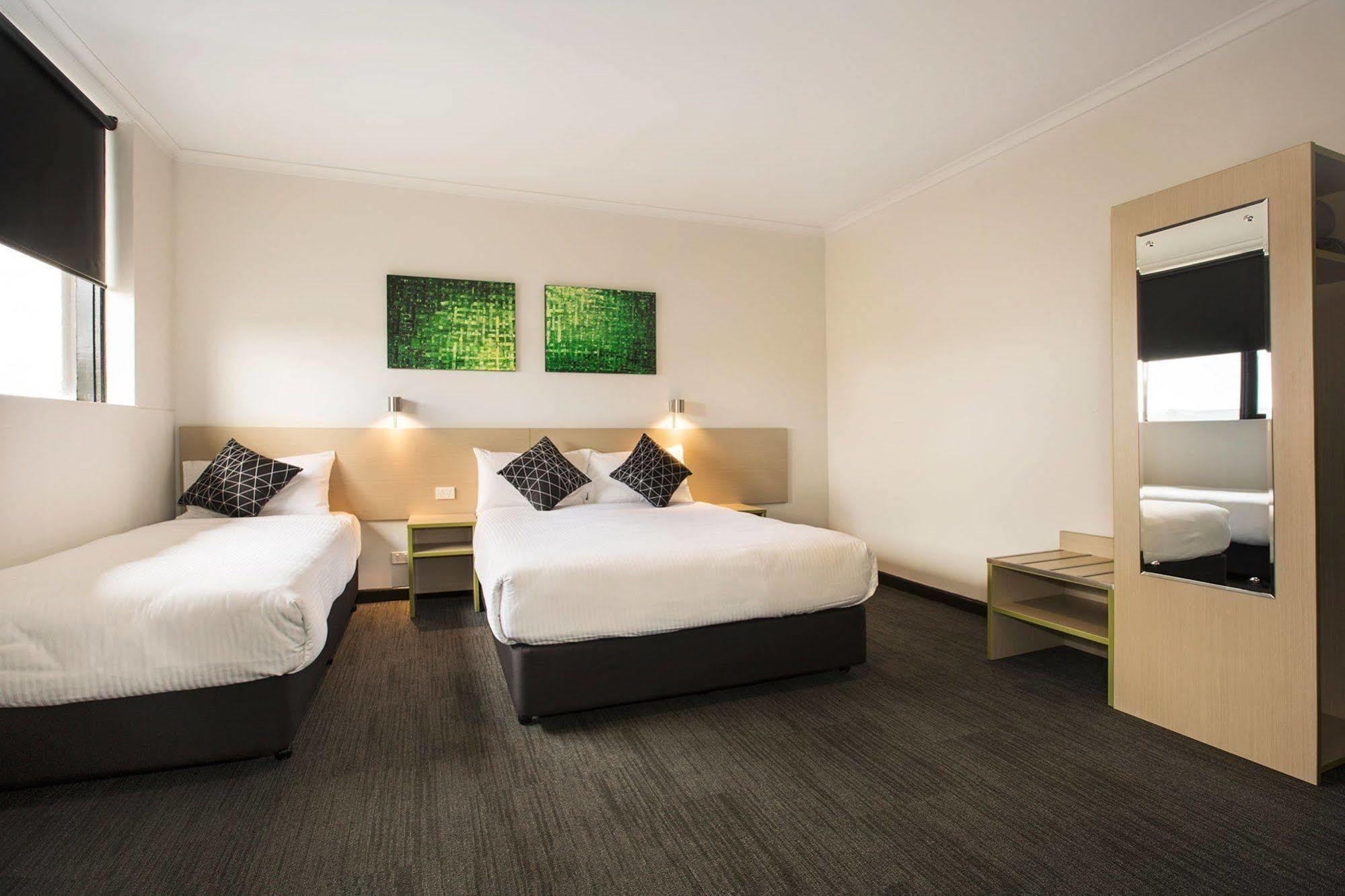 ไนท์แคป แอท เซนต์แอลเบินส์ โฮเต็ล Hotel St Albans ภายนอก รูปภาพ