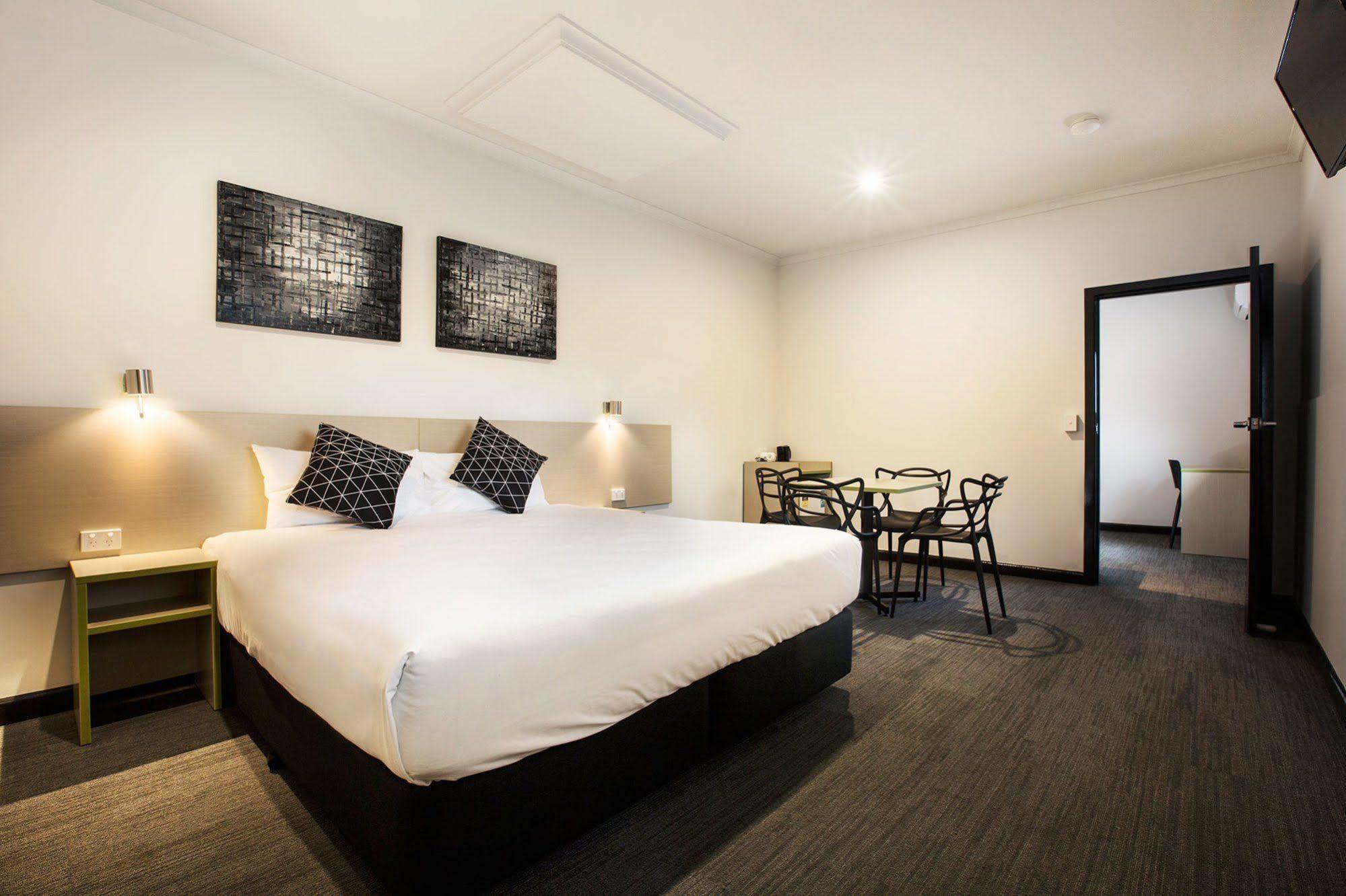 ไนท์แคป แอท เซนต์แอลเบินส์ โฮเต็ล Hotel St Albans ภายนอก รูปภาพ